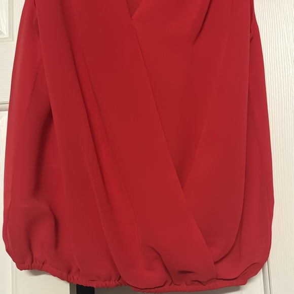 Red sleeveless Blouse with cross front - Picture 4 of 6